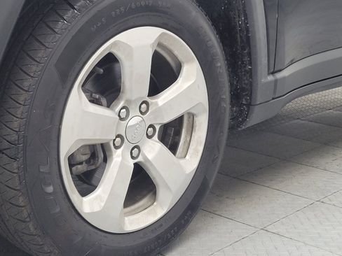 Used 2020 Jeep Compass Latitude w/ Popular Equipment Group FWD image 31
