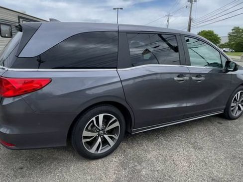 Used 2024 Honda Odyssey Touring image 2