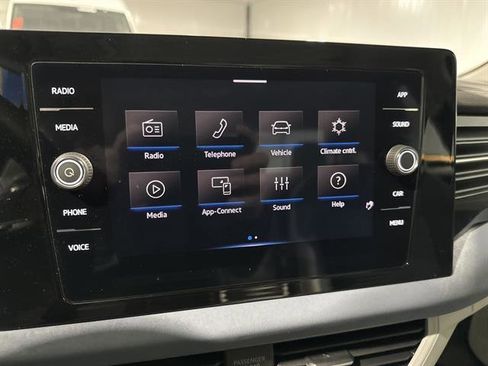 Certified 2025 Volkswagen Jetta SE image 28