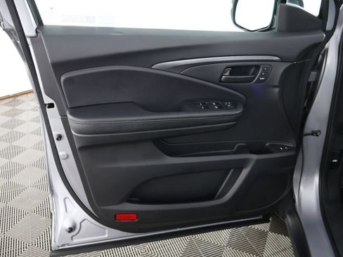 Used 2024 Honda Passport EX-L image 25