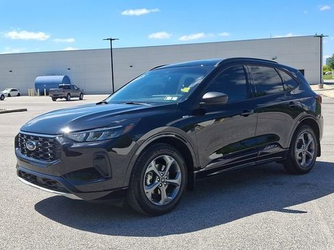 Used 2023 Ford Escape ST-Line w/ Tech Pack #1 AWD/4WD image 7