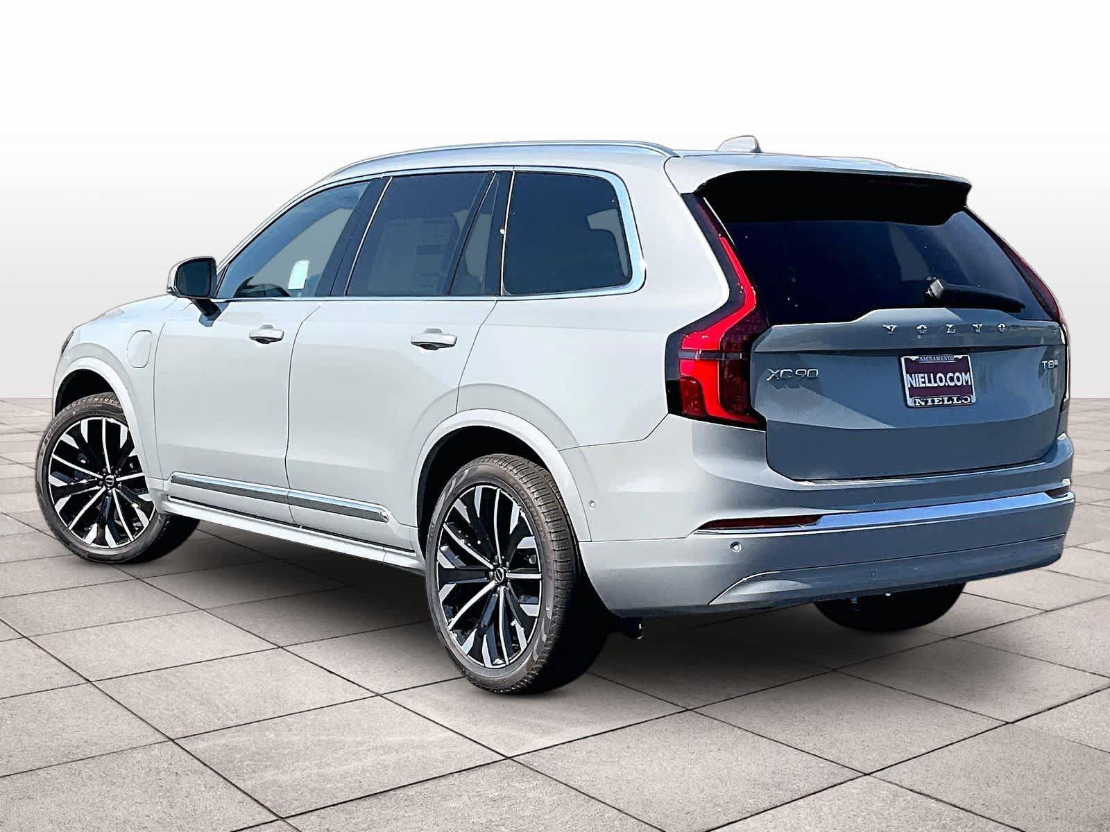 New 2026 Volvo XC90 T8 Plus w/ Protection Package Premier AWD/4WD image 3