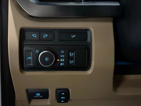 Used 2023 Ford F350 Lariat w/ Lariat Ultimate Package AWD/4WD image 5
