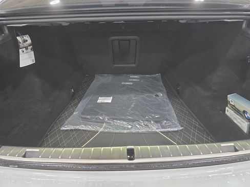 Used 2022 BMW M760i xDrive w/ Luxury Rear Seating Package image 28