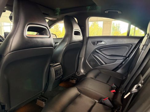Used 2015 Mercedes-Benz CLA 250 image 16