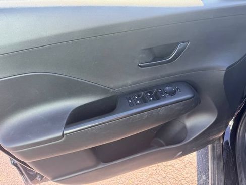 Used 2025 Hyundai Kona SEL FWD image 20