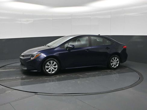 Used 2021 Toyota Corolla LE image 4