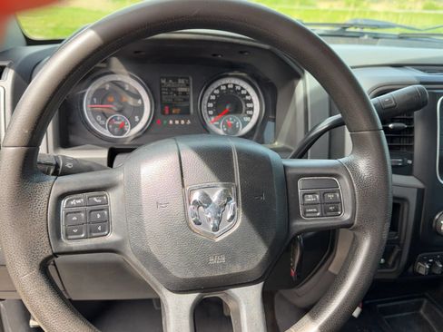 Used 2015 RAM 3500 Tradesman w/ Chrome Appearance Group AWD/4WD image 10
