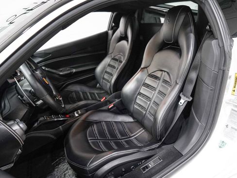 Used 2016 Ferrari 488 GTB image 9