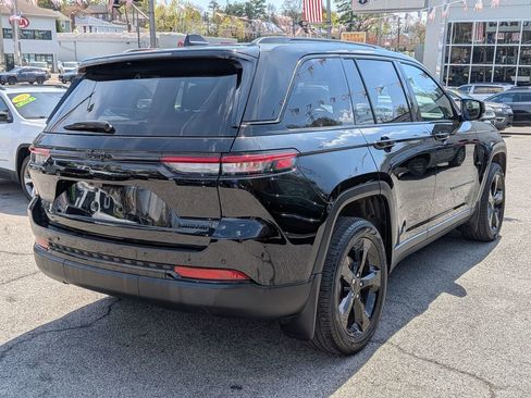 Certified 2023 Jeep Grand Cherokee Limited w/ Black Appearance Package AWD/4WD image 6