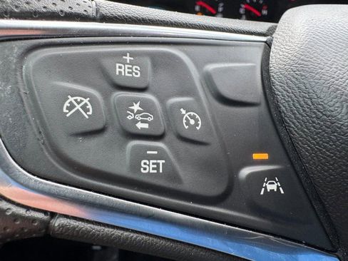 Used 2021 Chevrolet Equinox LS image 17