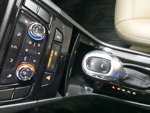 Used 2019 Buick Encore Essence w/ Experience Buick Package FWD image 15