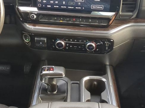 Used 2022 GMC Sierra 1500 Elevation w/ Preferred Package image 19