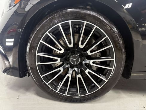 Used 2025 Mercedes-Benz E 53 AMG e 4MATIC Sedan image 39