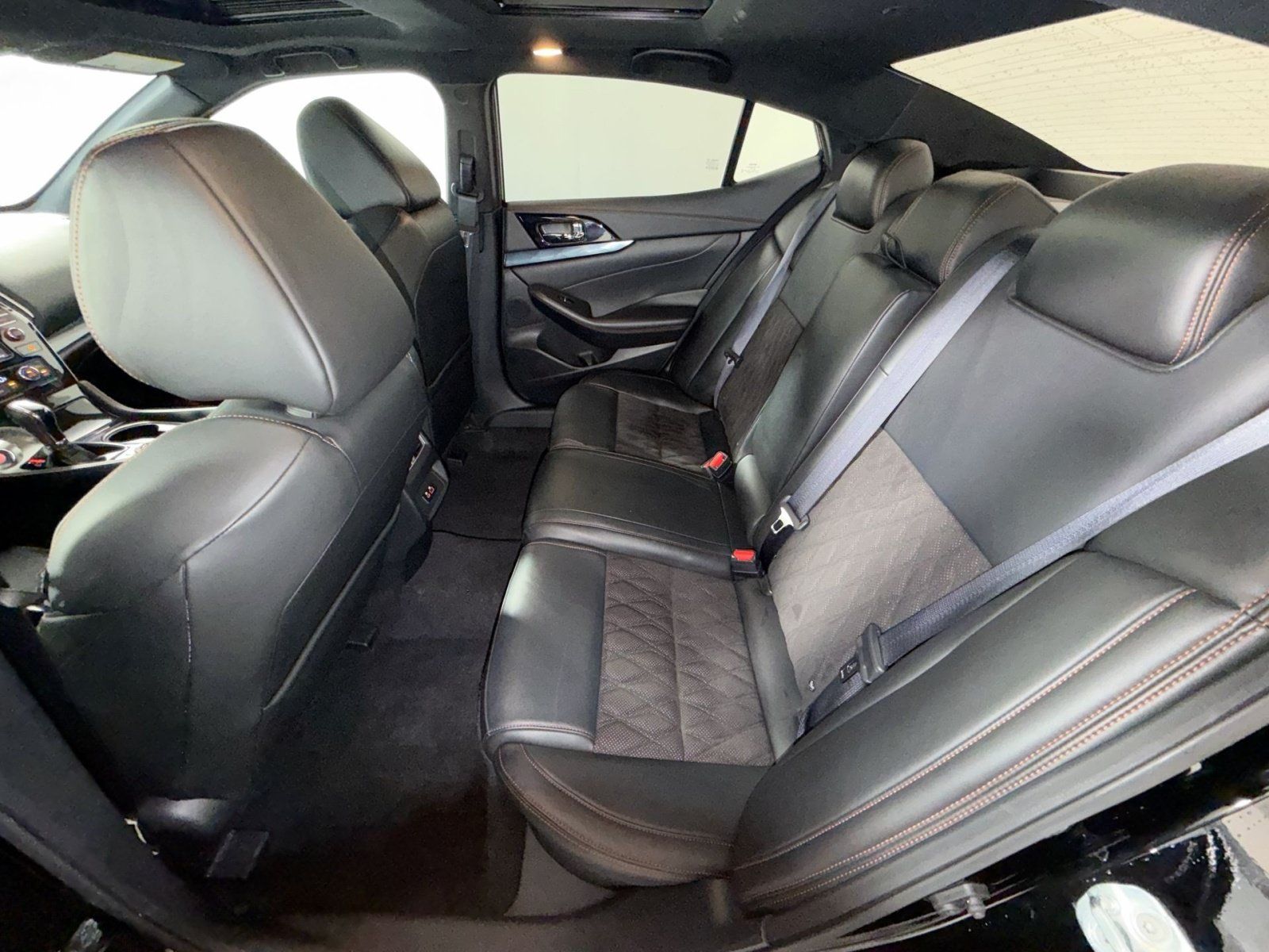 Used 2023 Nissan Maxima SR w/ Sport Mat Group FWD image 25