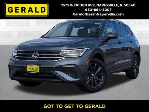 Used 2023 Volkswagen Tiguan SE image 1