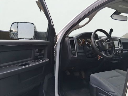 Used 2017 RAM 2500 Tradesman w/ Chrome Appearance Group RWD image 13