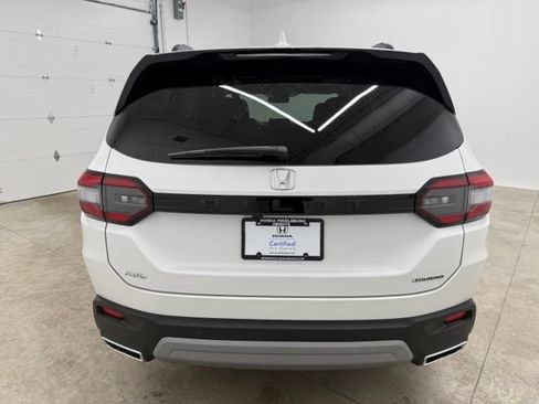 Used 2025 Honda Pilot Touring image 6