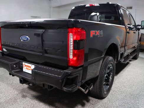 Used 2023 Ford F250 Lariat w/ Sport Appearance Package image 7