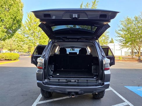 Used 2015 Toyota 4Runner SR5 AWD/4WD image 20