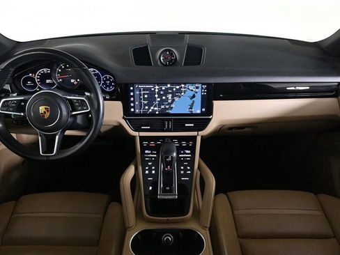Certified 2022 Porsche Cayenne image 11