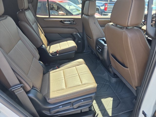 Used 2025 Chevrolet Tahoe High Country w/ Sun And Tow Package AWD/4WD image 16