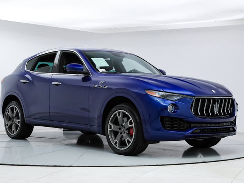 Certified 2023 Maserati Levante GT AWD/4WD image 7