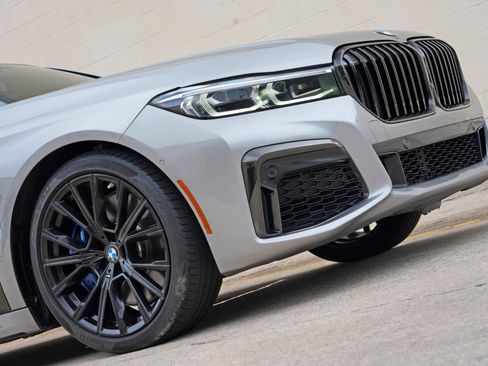 Used 2022 BMW 740i w/ M Sport Package RWD image 60