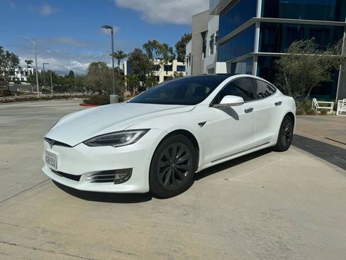 Used 2018 Tesla Model S 75D AWD/4WD image 3