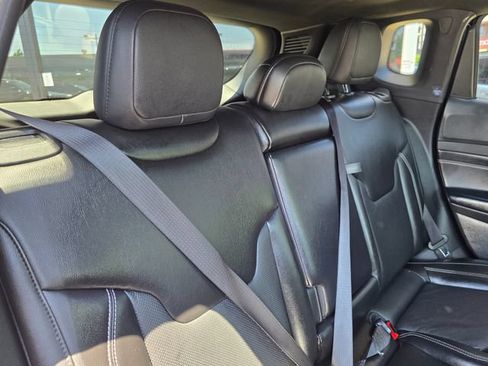 Used 2022 Jeep Compass High Altitude AWD/4WD image 38