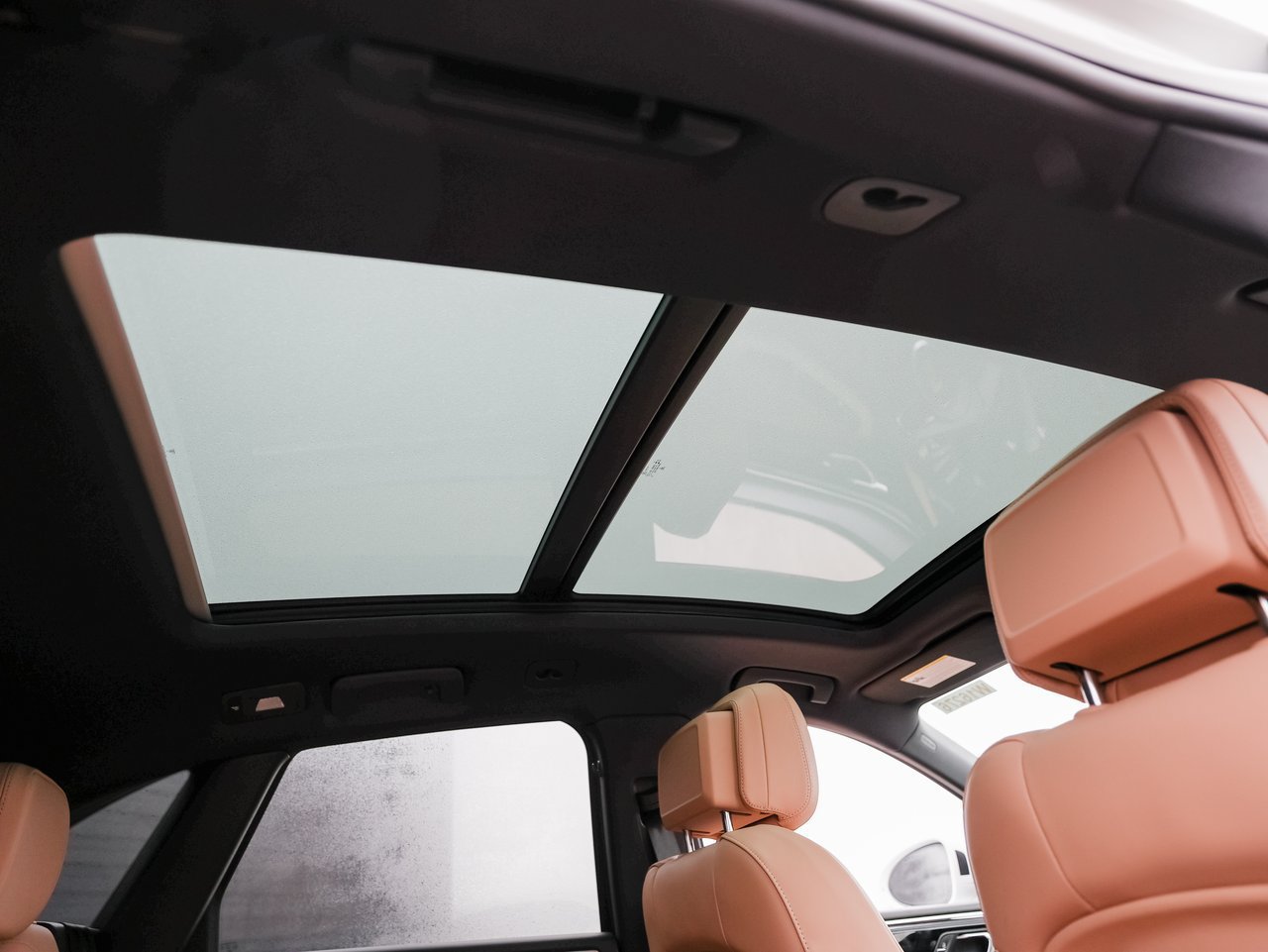 Certified 2026 Porsche Macan AWD/4WD image 31