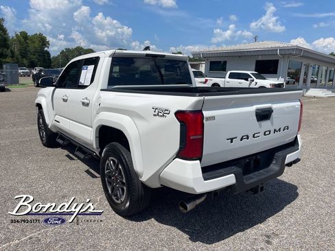 Used 2025 Toyota Tacoma TRD Sport RWD image 12