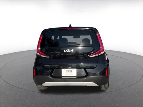 Used 2025 Kia Soul LX w/ LX Technology Package FWD image 12