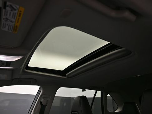 Used 2023 Toyota RAV4 Limited image 31