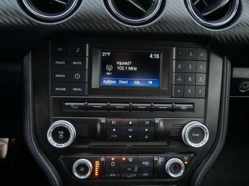 Used 2016 Ford Mustang Convertible image 21