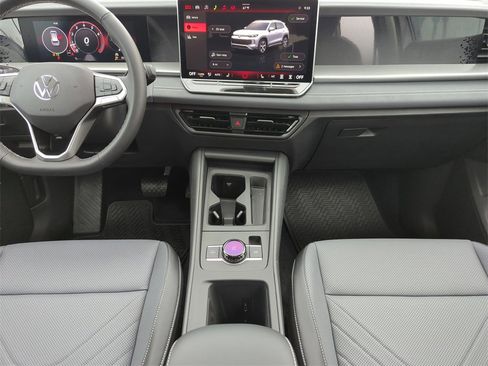 New 2026 Volkswagen Tiguan SE image 22