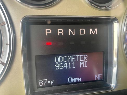 Used 2013 Cadillac Escalade Platinum AWD/4WD image 15