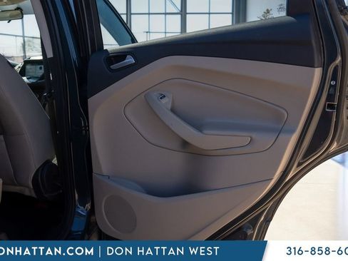 Used 2019 Ford Escape SE FWD image 19