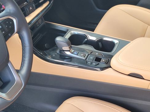 Certified 2026 Lexus NX 350h AWD w/ Accessory Package (2T) image 22