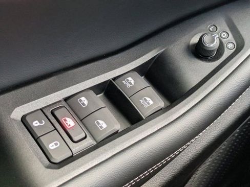 New 2025 Jeep Grand Cherokee Limited w/ Black Appearance Package image 21