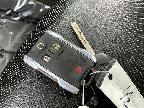 Used 2018 Chevrolet Silverado 1500 LTZ Z71 image 10