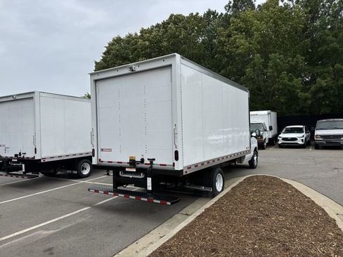 New 2027 Ford E-350 and Econoline 350 Super Duty RWD image 8