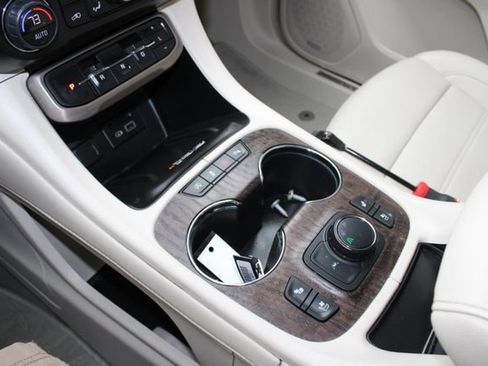 Used 2023 GMC Acadia Denali w/ Denali Technology Package image 30