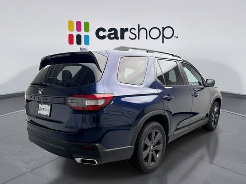 Used 2023 Honda Pilot Sport image 5