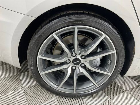 Used 2025 Genesis G70 2.5T image 9