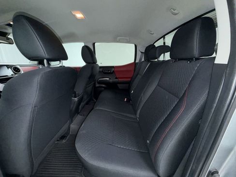 Certified 2022 Toyota Tacoma SR5 AWD/4WD image 19