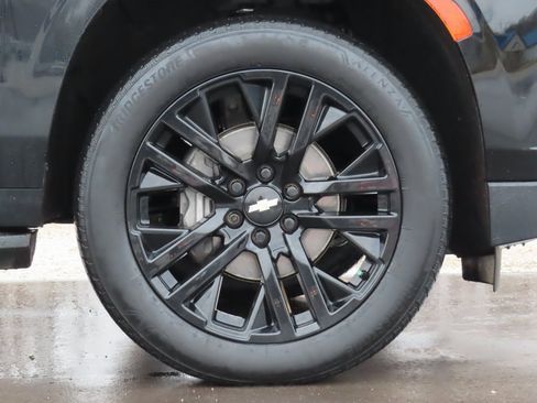 Certified 2022 Chevrolet Suburban LT w/ LT Signature Package image 18