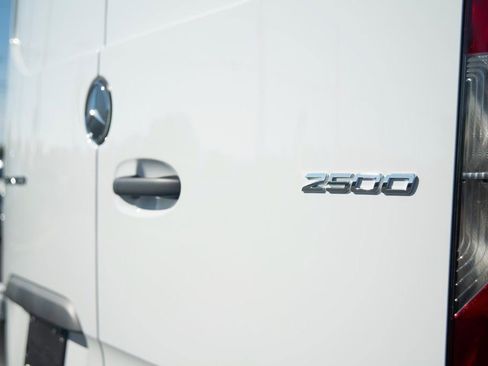 Used 2024 Mercedes-Benz Sprinter 2500 image 16