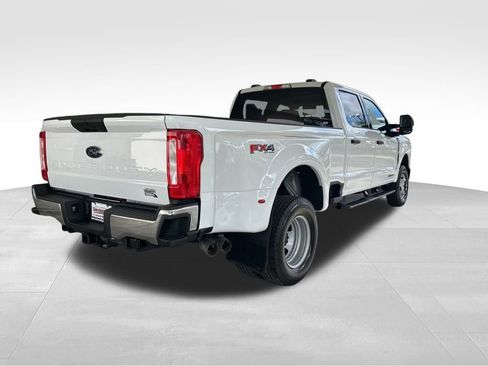 Used 2025 Ford F350 XLT image 3