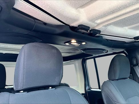 Used 2019 Jeep Wrangler Unlimited Sport S AWD/4WD image 27